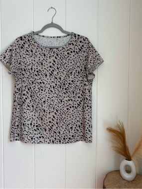 Light grey Short Sleeve Tee with Black Floral Pattern